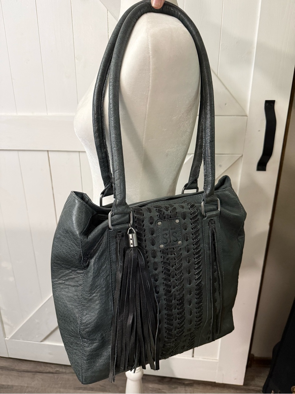 STS Ranchwear Leather Shoulder Bag